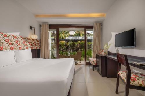 Emerald Hoi An Riverside Resort — Garden view