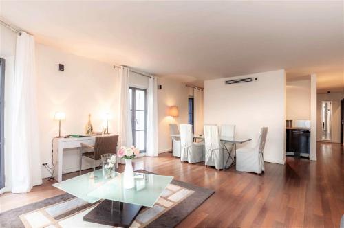 Gray D'Albion Cannes 2 BDR Apartment