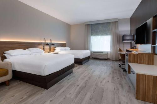 Wyndham Garden Orlando Airport - Free Airport Shuttle Image