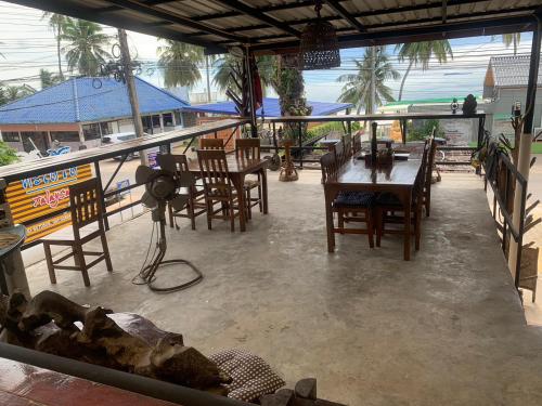 En restaurant eller et andet spisested på Apartment seaview Pirates Terrace