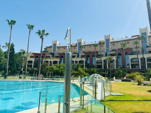 Ático dúplex, con piscina privada, jacuzzi y gimnasio