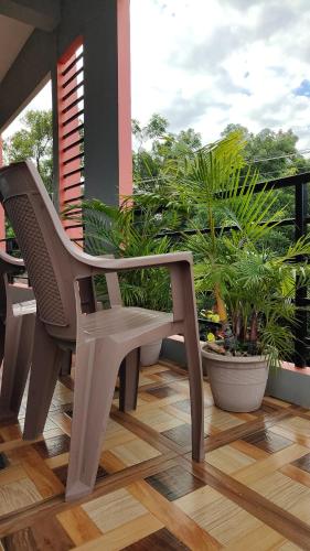 Taman di luar Rocky Homestay