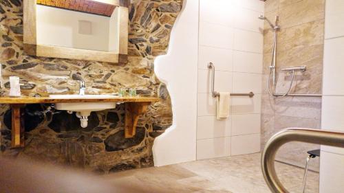 Koupelna v ubytování Familien- und Apartmenthotel Lerchenberghof
