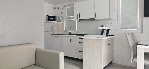 Η κουζίνα ή μικρή κουζίνα στο MarInnStro