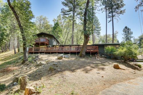 Gallery image of Mtn-View Gem Deck, Grill and Fire Pit in West Point in Volcano