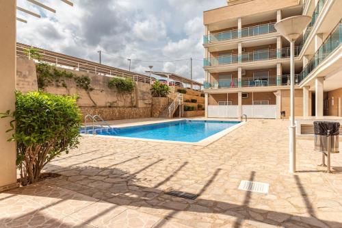 Ático con terraza y piscina
