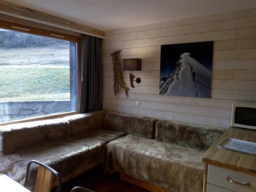Appartement Méribel au pied des pistes avec balcon, casier à skis et WIFI - FR-1-355-29