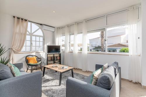 Matfil Suite-charming Apartment With Pool Access