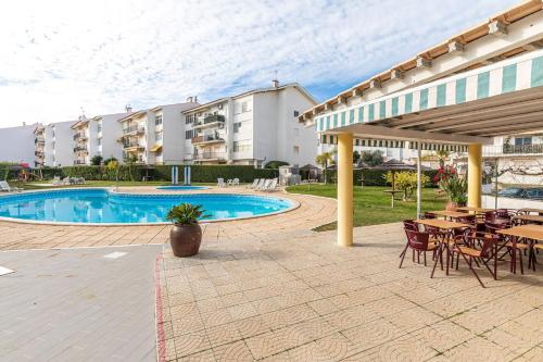 Matfil Suite-charming Apartment With Pool Access