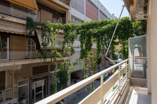 LIV - Peaceful Pagrati Getaway