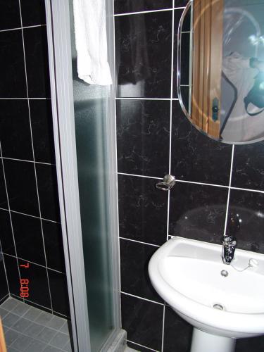 Un baño de Bed and Breakfast at Eves