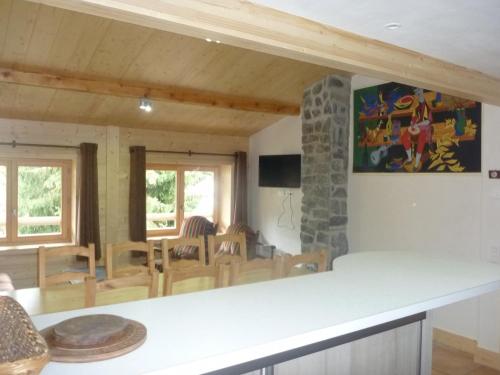 Appartement spacieux - 4 chambres, Wi-Fi, garage, Les Gets - FR-1-671-269