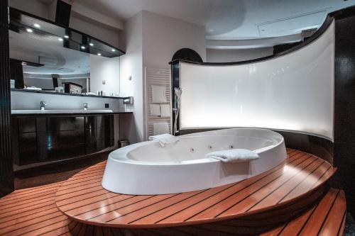 Koupelna v ubytování Hôtel Carlton Lille