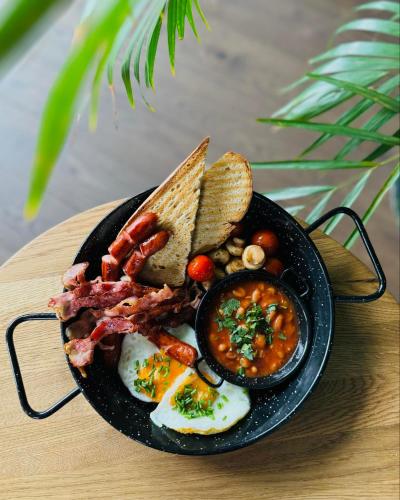 Mad på lejlighedshotellet eller i nærheden