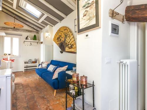 Ruang duduk di Lakefront Studio in Lecco Center - Cozy Stay with Amazing Views