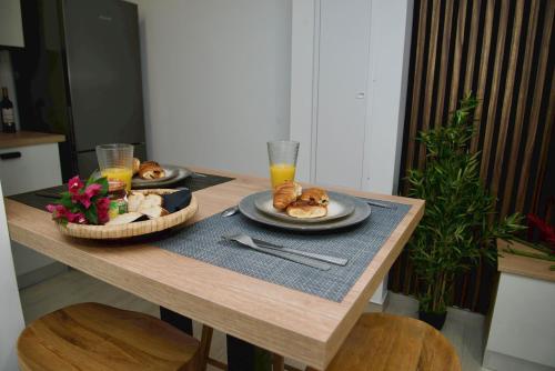 Makanan di atau berdekatan apartmen