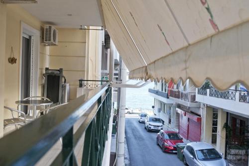 Seaside Spacious 2 BR, 2BA, Sea view Apt