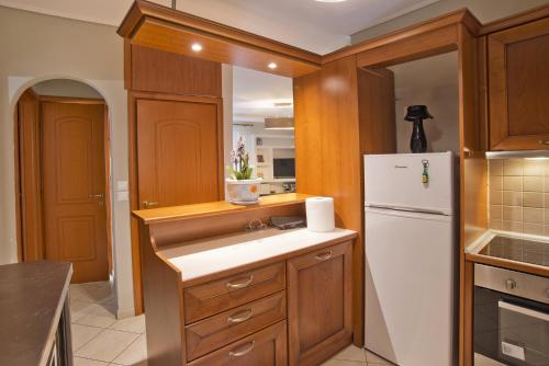 Seaside Spacious 2 BR, 2BA, Sea view Apt