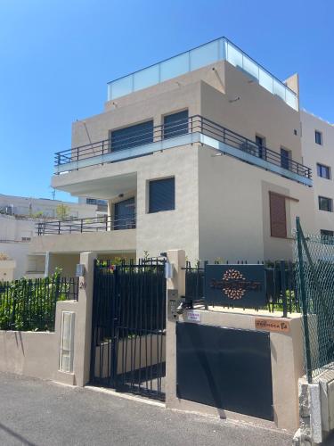 PWS - Sunny modern flat near Juan Les Pins Pinede & beach - Terrace & AC! photo 28