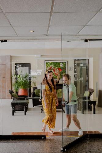 Επισκέπτες που μένουν στο Hotel Los Aluxes