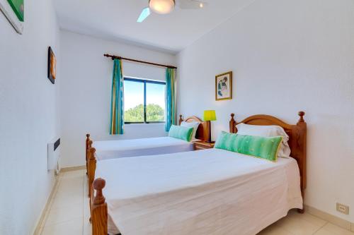 Apartamento Farol com piscina e estacionamento