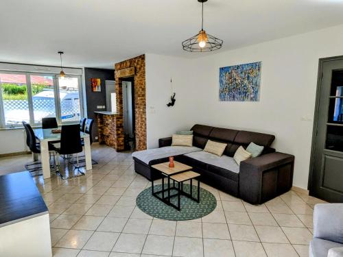Maison plain pied avec jardin clos à Longchamps - FR-1-585-137