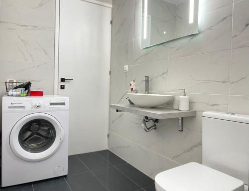 Gallery image of Alexandros Luxury Apartment in Glóssa