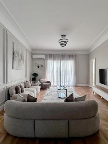 Luxury 5-Star Apartment, Prime Nile View