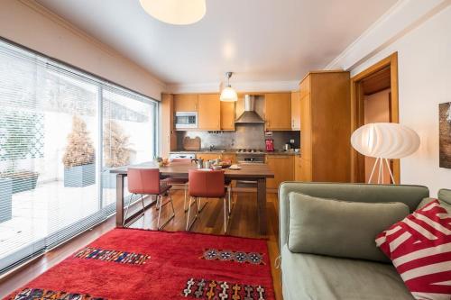 Pátio - ground floor 2 bdr apartment with AC and pateo