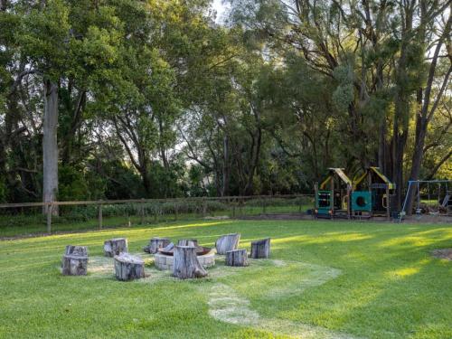 Jardín al aire libre en River View 5B Home near Freeway Shops Loganholme