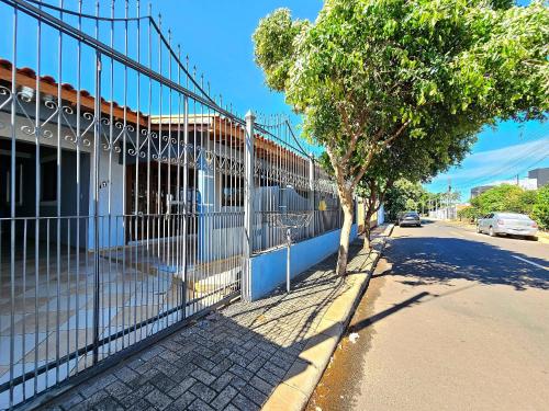 Gambar di galeri bagi Casa Familiar Espaço Amplo com churrasqueira di Foz do Iguaçu