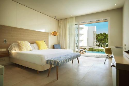 卡拉達沃的住宿－Inturotel Cala Esmeralda Beach Hotel & Spa - Adults Only，相簿中的一張相片