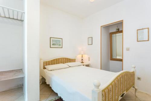 Apartments by the sea Trogir - 21995