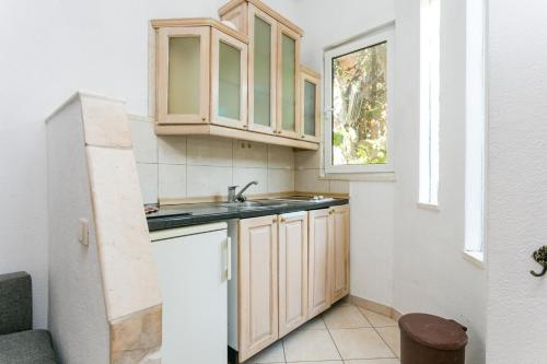 Apartments by the sea Trogir - 21995