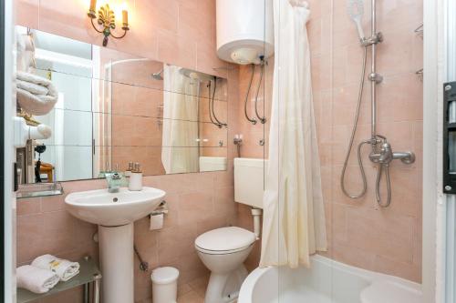 Apartments by the sea Trogir - 21995