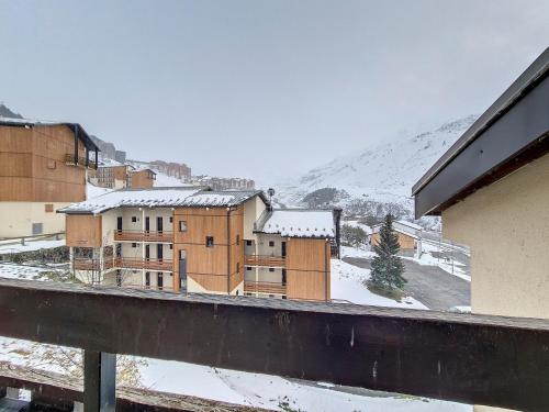 Appartement mezzanine confortable près des pistes avec parking - FR-1-344-1199