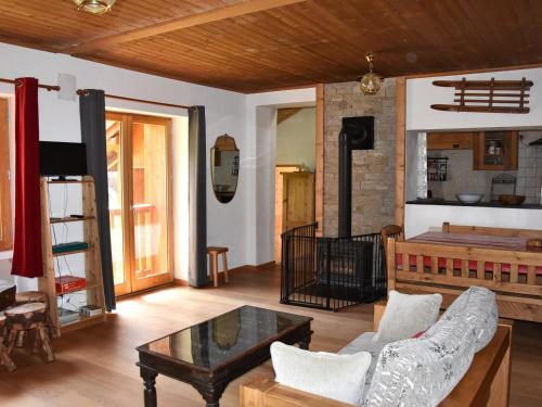 Chalet cosy 6 personnes près du centre, jardin sud, 1 chambre, mezzanine - FR-1-464-234