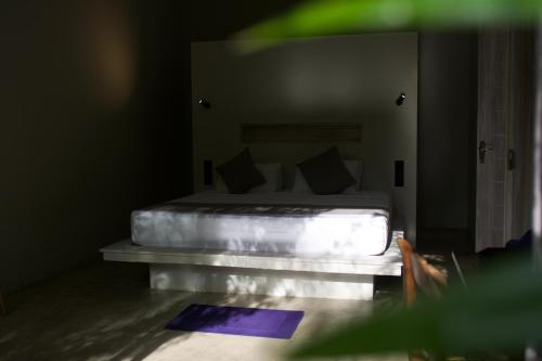 Katil atau katil-katil dalam bilik di Jack & Rose - Hiriketiya, Haven Garden Properties