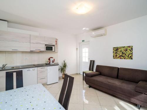 Villa Samba - Luxury One-Bedroom Apartment with Balcony and Sea View