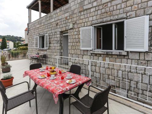 Apartments Sisic - One Bedroom Apartment with Terrace