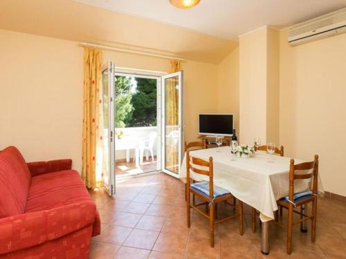 Apartment & Room Braica - One-Bedroom Apartment with Balcony
