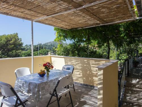 Apartments Djurkovic - One-Bedroom Apartment with Shared Terrace and Sea View