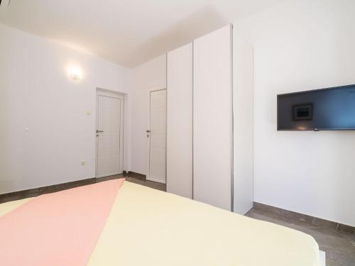 Apartments & Rooms Bari i -Standard One Bedroom Apartment with Balcony and Garden View APT-3