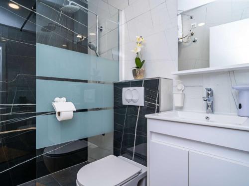Apartment & Rooms Papa - Premium Double or Twin Room with Balcony and Partial Sea View Soba 2