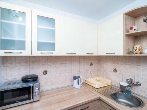 Apartment & Rooms Papa - Premium Double or Twin Room with Balcony and Partial Sea View Soba 2