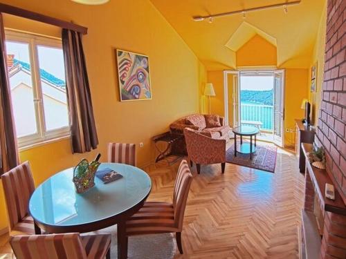 Apartments Sipa - Superior One Bedroom Apartment with Balcony and Sea View Apartman D