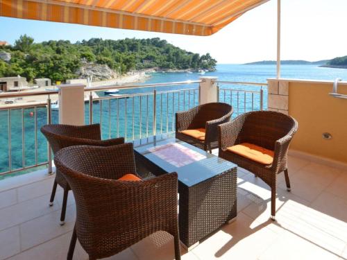 Apartments Kor ula - Two Bedroom Apartment with Terrace and Sea View Coral