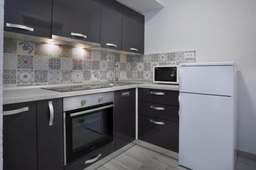 Serious Job Apartment - One Bedroom Apartment with Shared Terrace