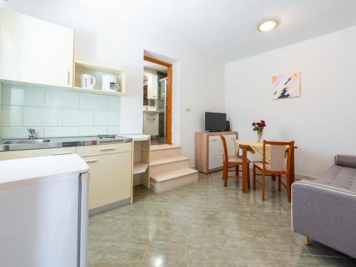 Apartments Lucija - One Bedroom Apartment with Terrace