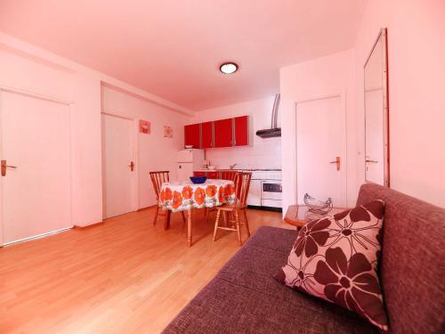 Apartments Melita - Comfort Two Bedroom Apartment with Terrace and Sea View A2